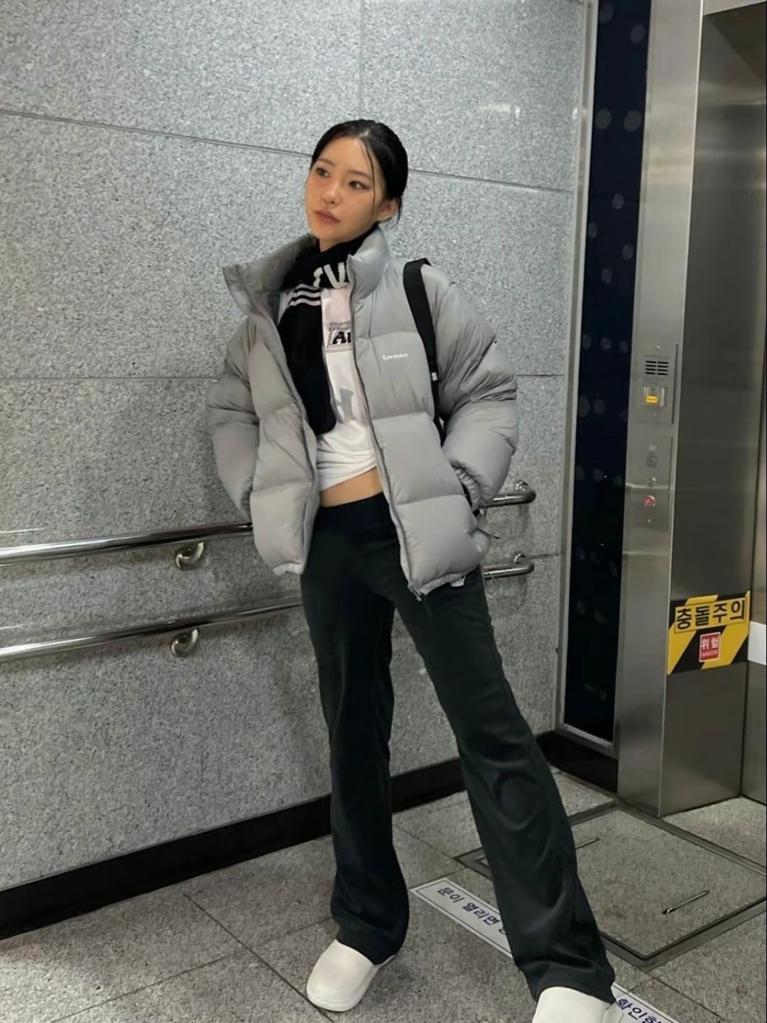 带来一款超级炸裂的羽绒服！