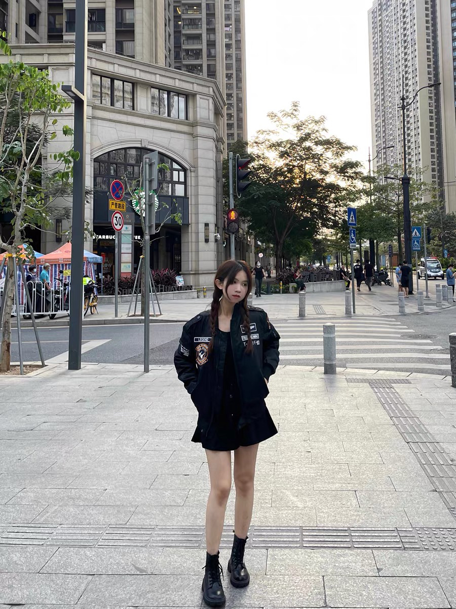 风格拉满的飞行员棉服