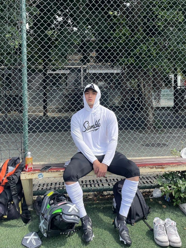 可以永远相信白色卫衣！