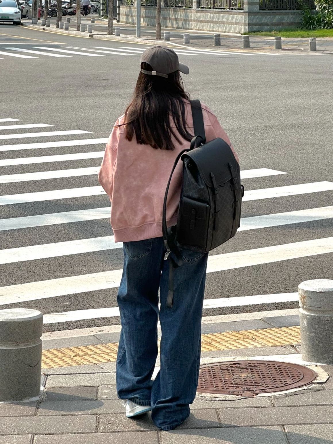 休闲的包包当然要选皮质的呀