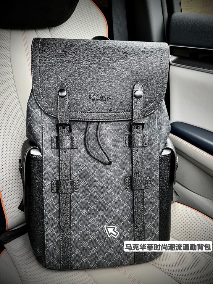 🚙兄弟们！男人出门有两个是标配—汽车和背包