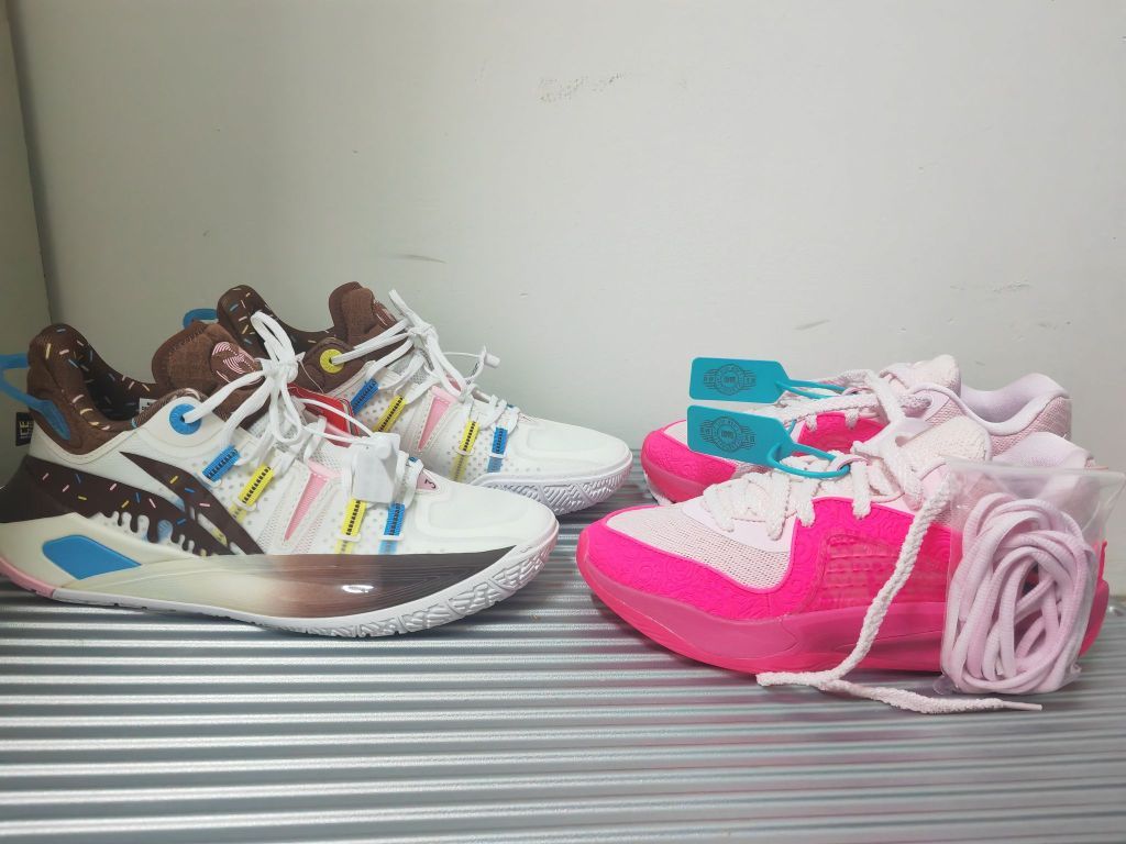 KD16 Aunt Pearl vs CJ2白棕