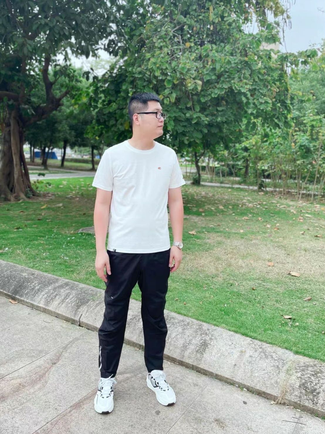 休闲日穿休闲装