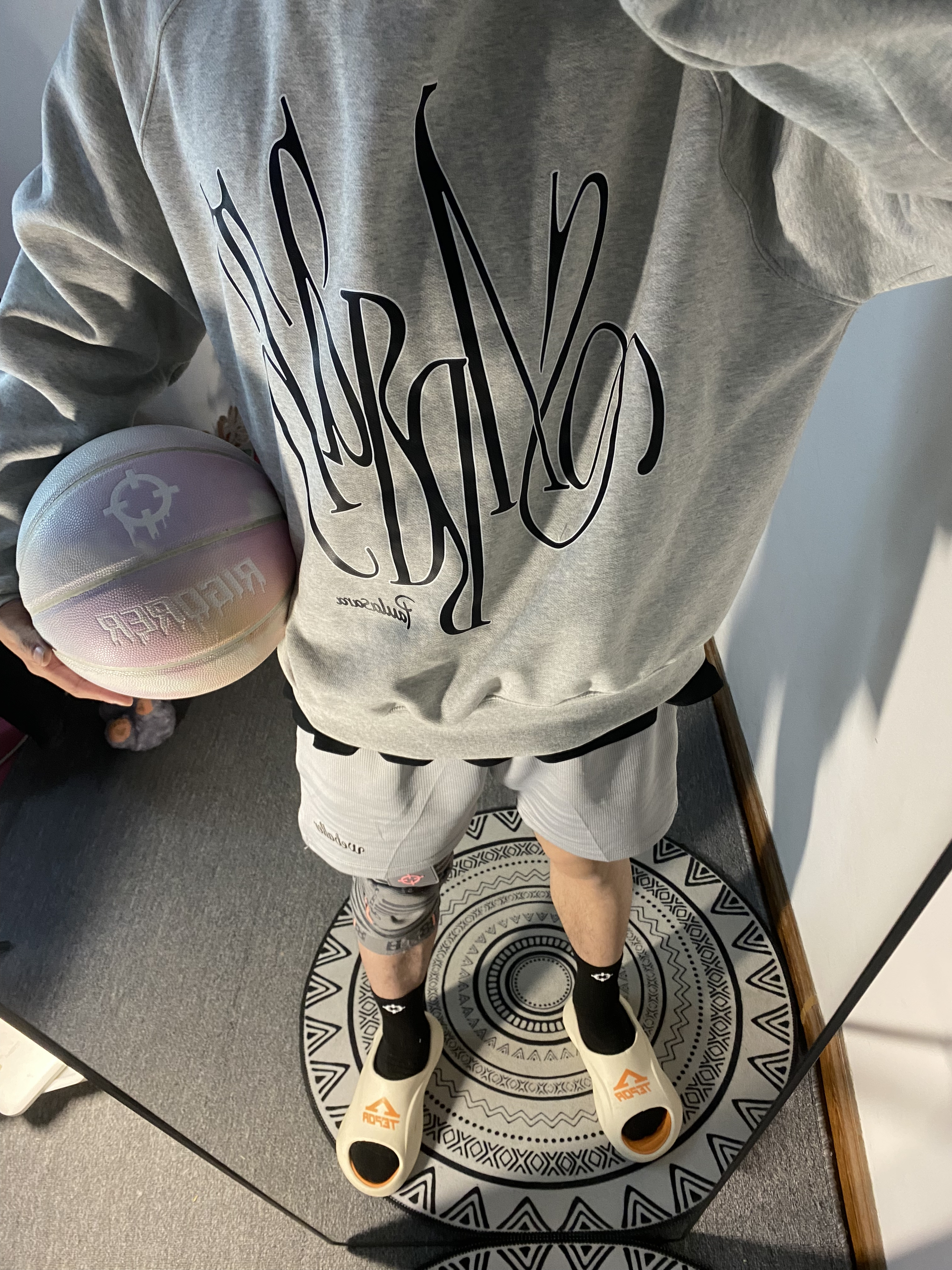 ootd/今天这一套配得上这个篮球吗‼️