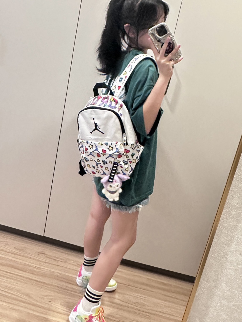 小书包真的很可爱