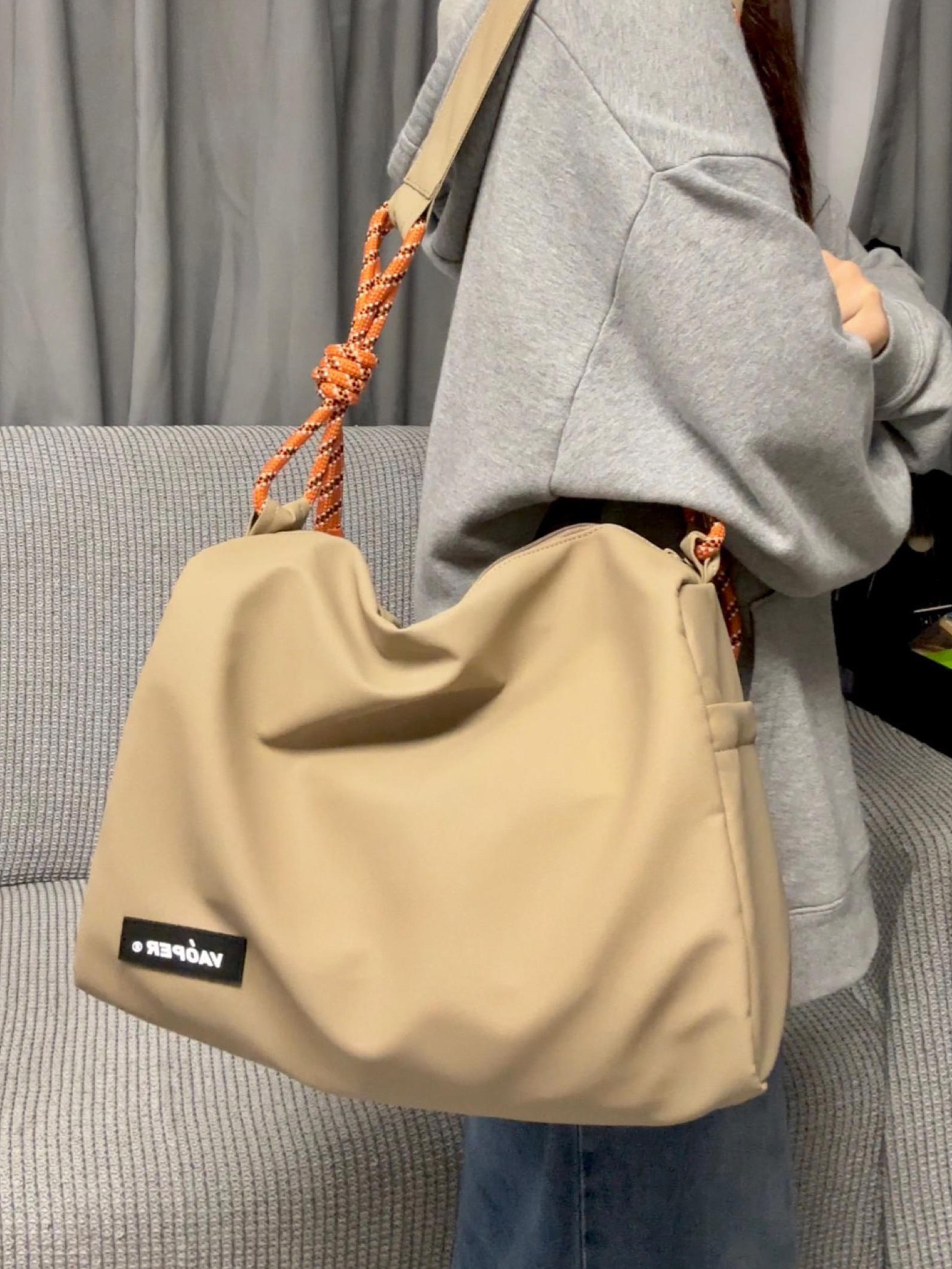 挖到一只敲适合秋冬🍂背的大容量托特包👜
