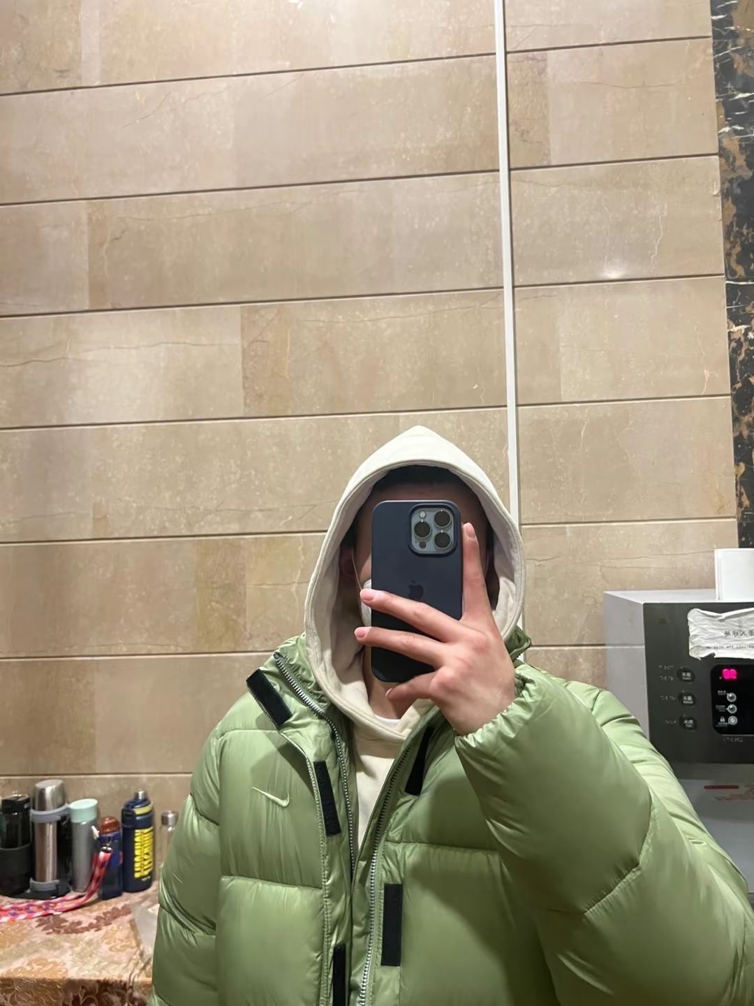 💫超绝！这款Nike运动短款连帽棉服，让你温暖整个秋冬🍂