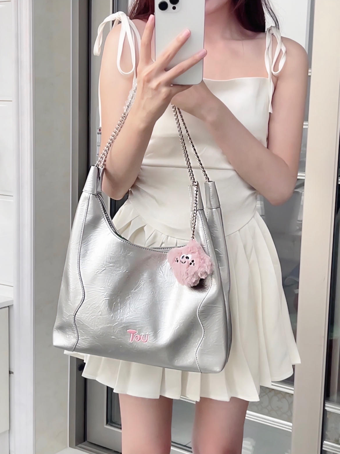 这个包包好看又能装！最近好喜欢银色~