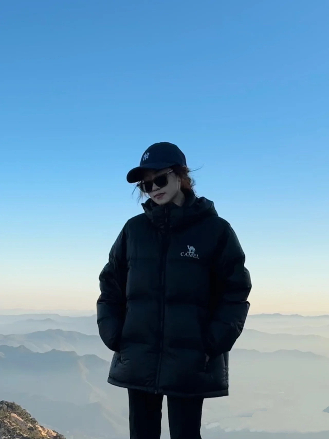 冬季保暖穿搭|黑色羽绒服yyds！简单又好
看！