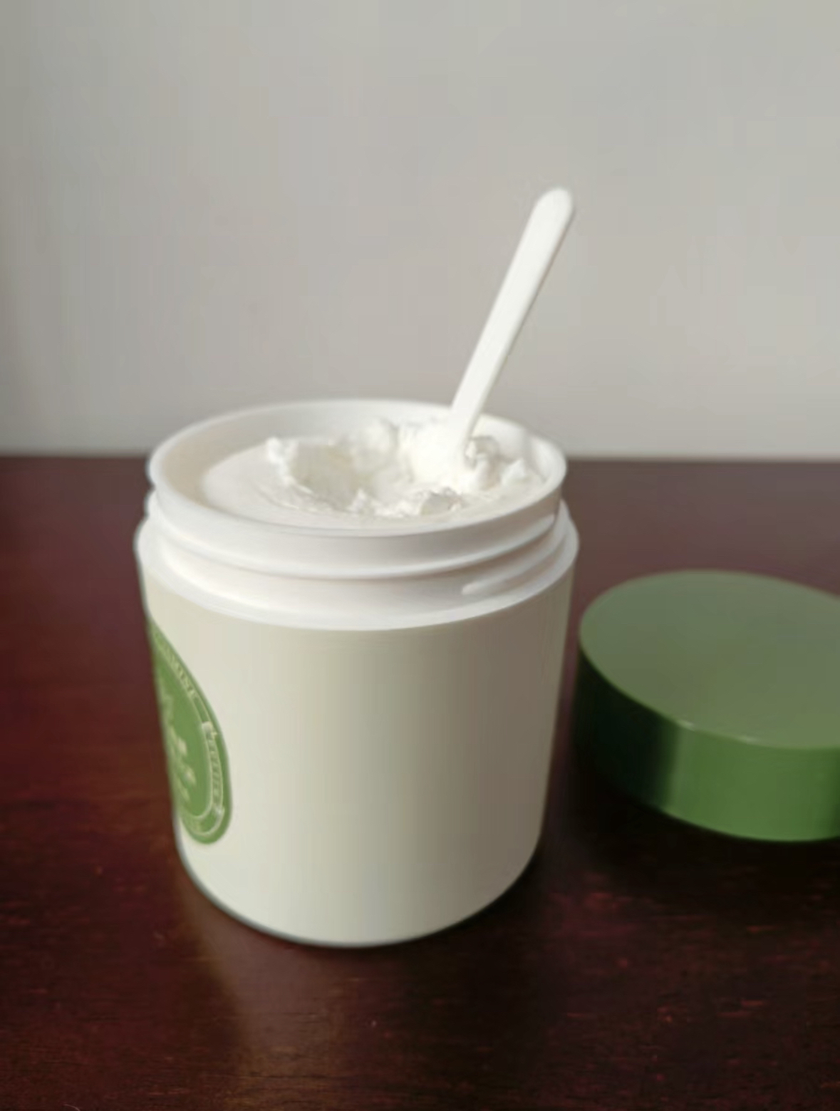 每次用这冷霜就很想喝茉莉花茶