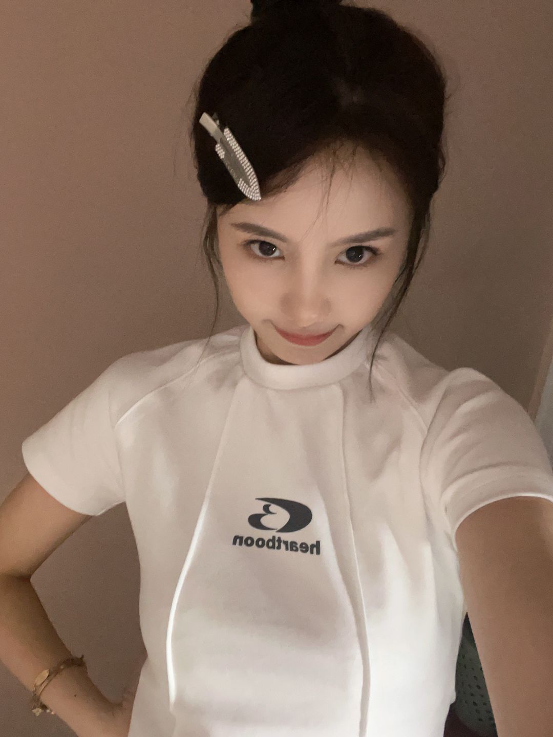 短袖辣妹来啦！论买短上衣姐自然会出手！！！