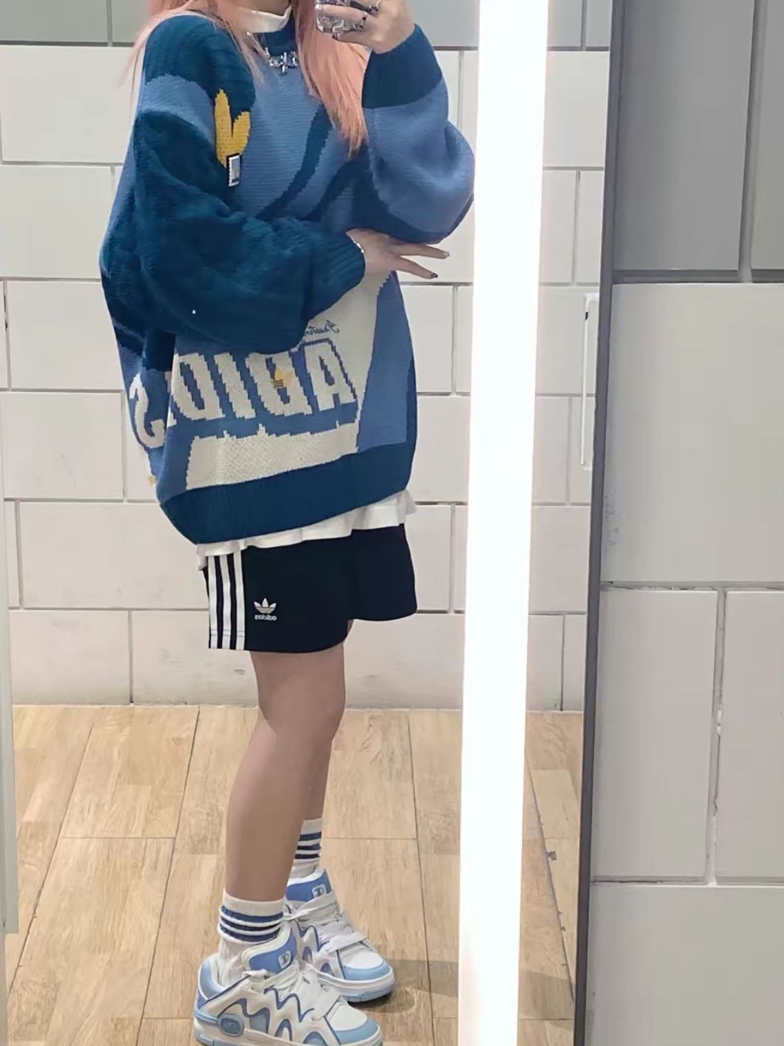 高级款蓝色毛衣