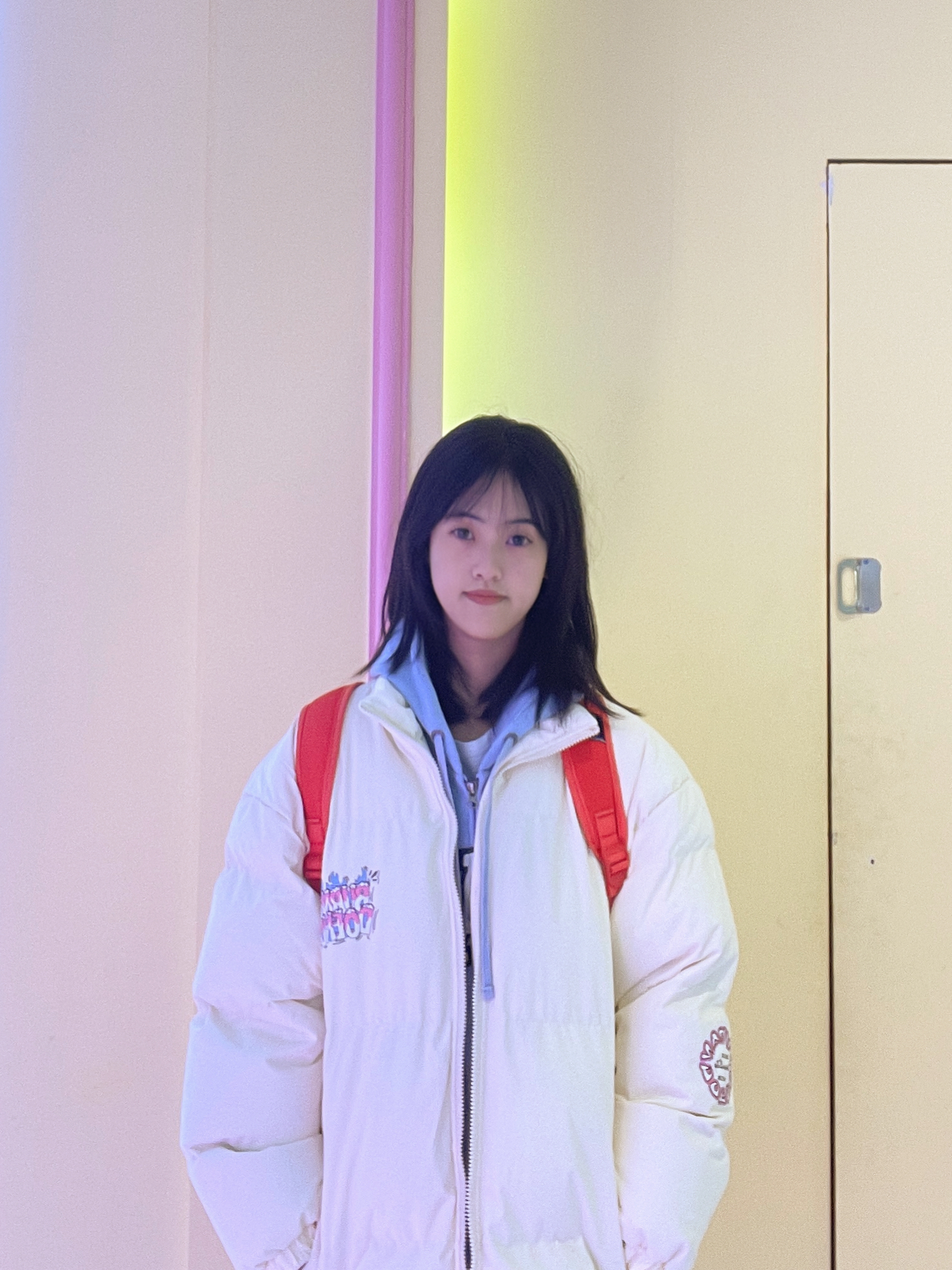 冬天不能少了这件奶白色的棉服！
