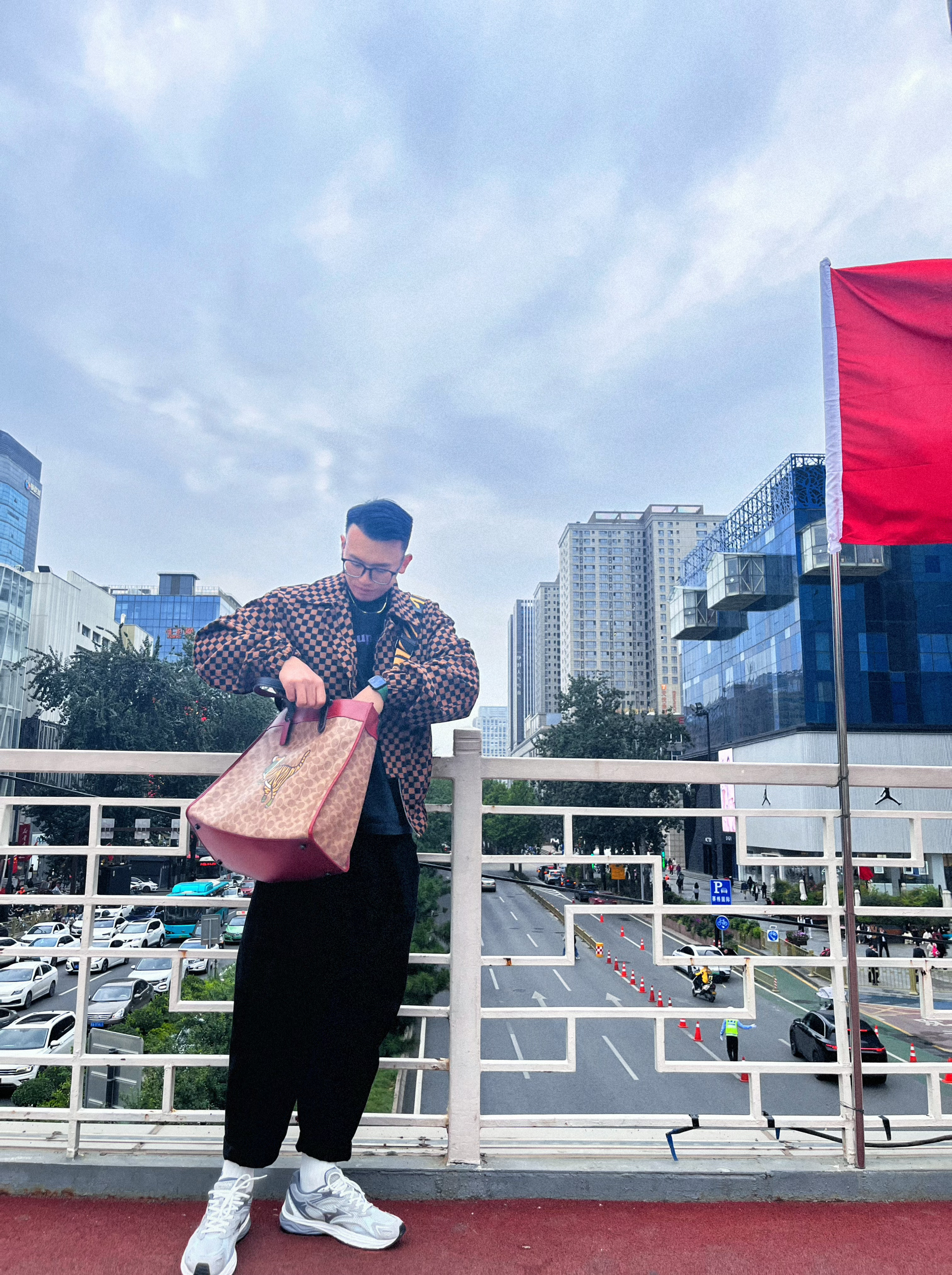 复古白搭，轻巧又好穿
