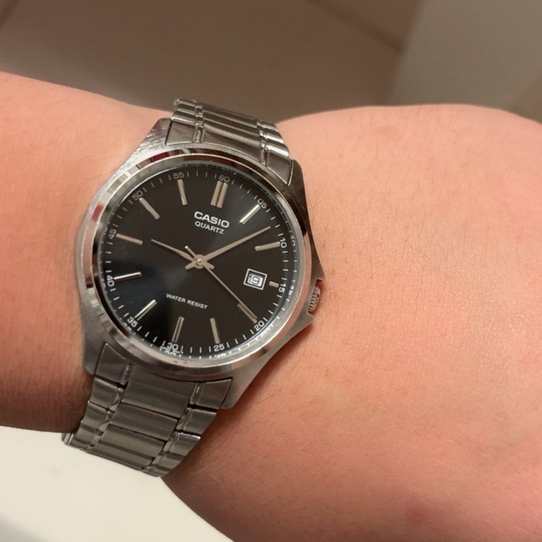 学生党手表分享⌚️价格百元出头🐛卡西欧小黑表