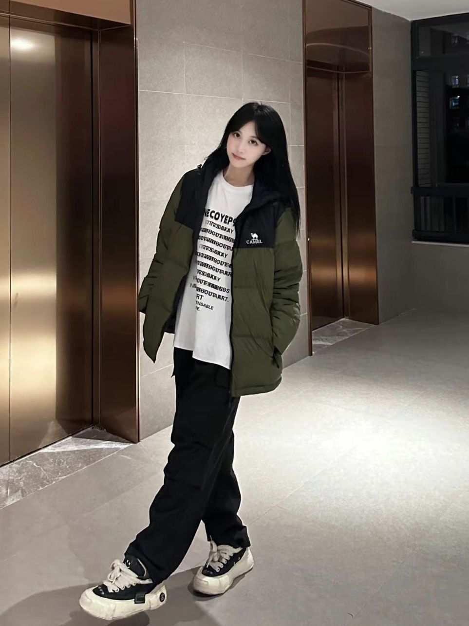 让人拒绝不了的短款羽绒服！真的太显腿长啦