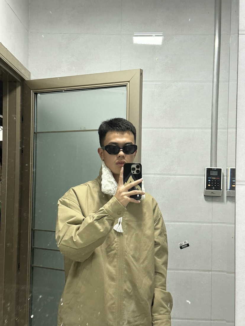 好喜欢这个配色的外套哦