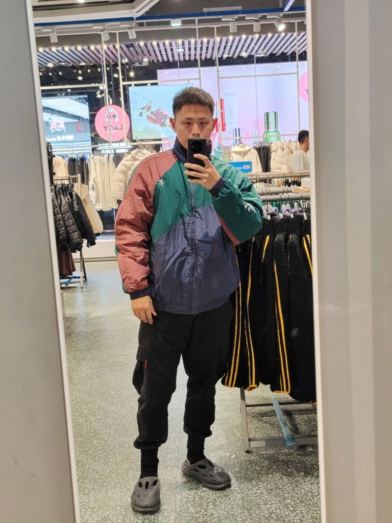 这件双面穿的夹克棉服保暖真的杠杠滴
配色
