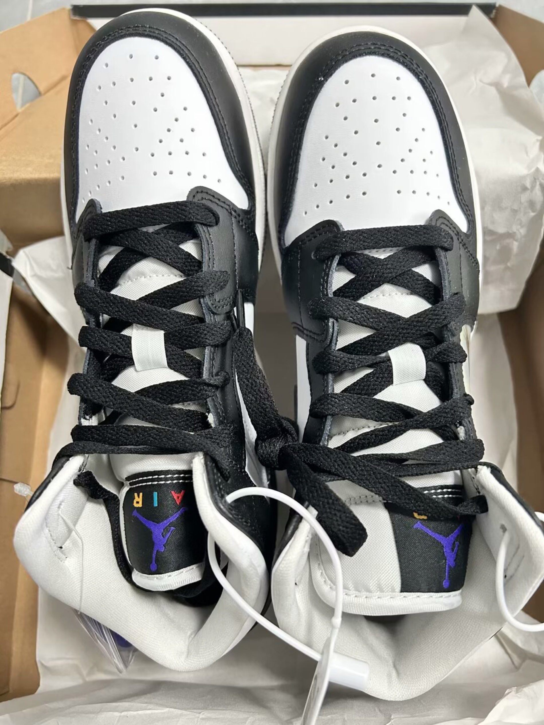 AJ1运动休闲鞋