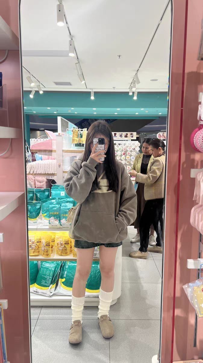 灰绿卫衣我好爱