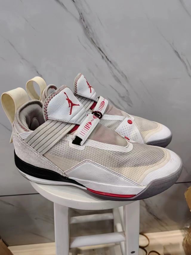 Aj33