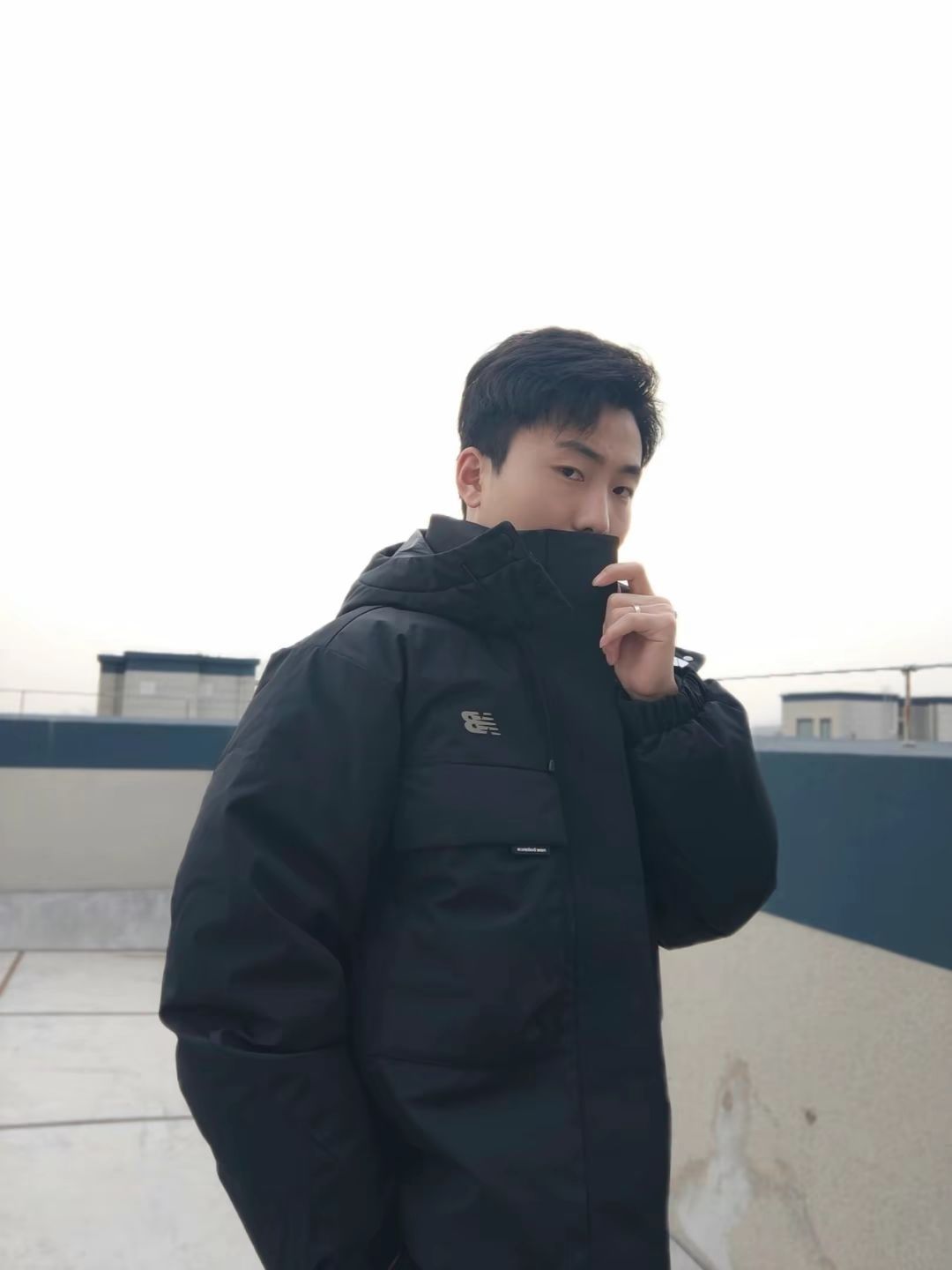 ✨穿上这件New Balance羽绒服，冬天也变得超级温暖啦！❄️