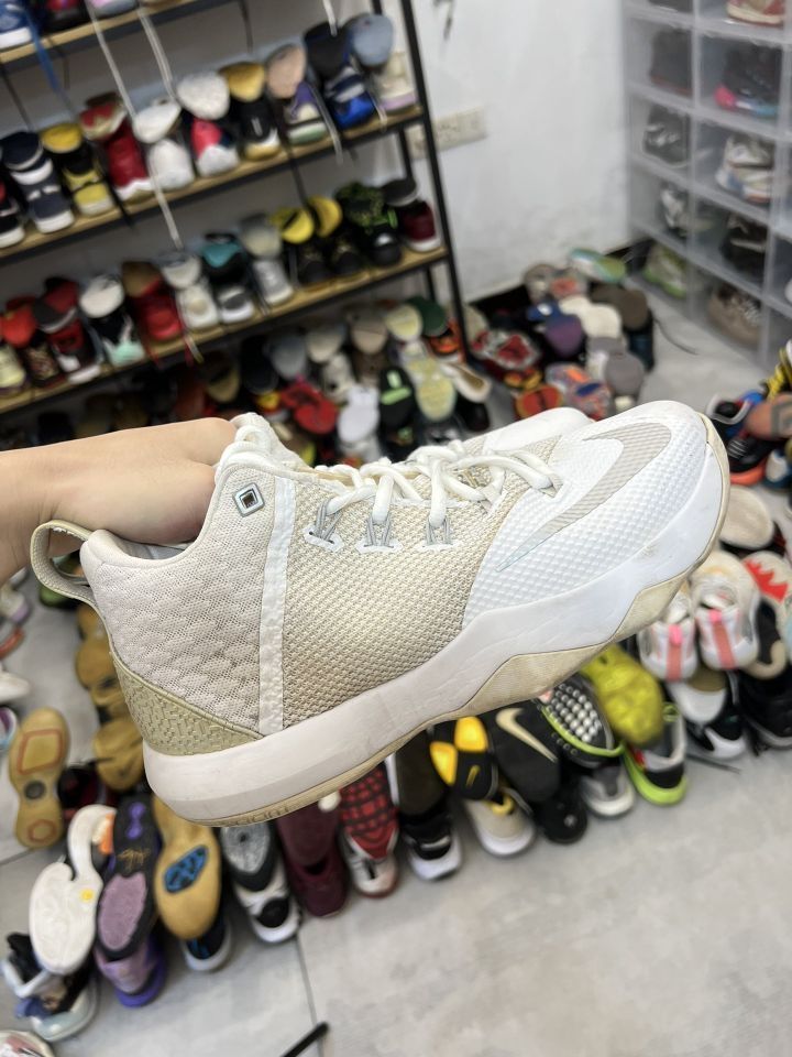 Nike Ambassador 9