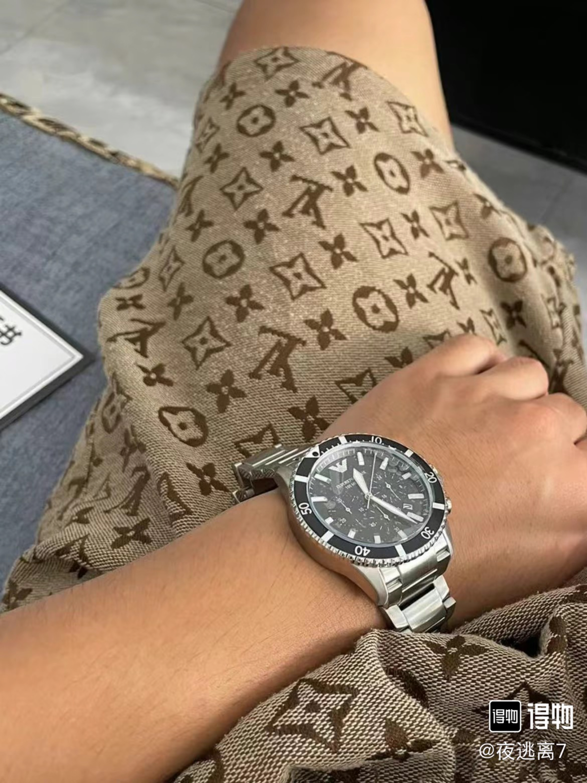 很商务的一款阿玛尼，太值了