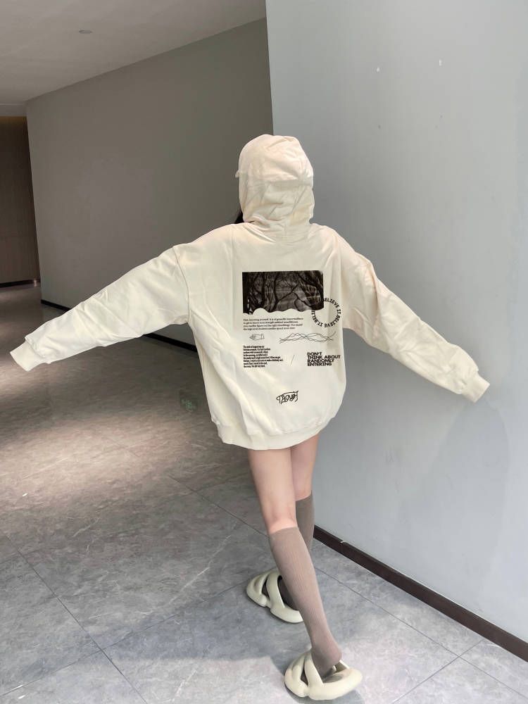 OOTD｜减龄温柔就选奶呼呼的杏色卫衣！