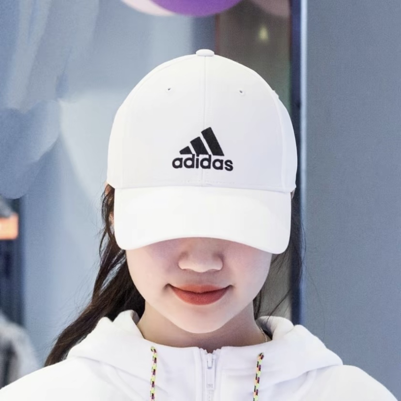 adidas 这顶帽子已经焊在我的头上！