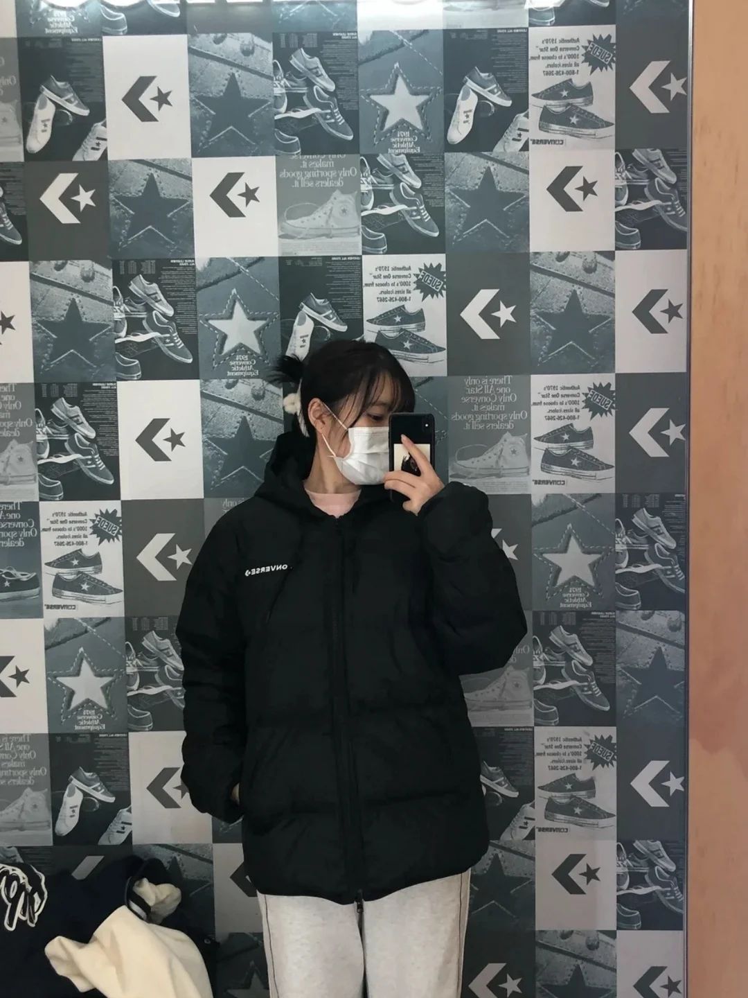 🔥爆款预警！Converse 舒适运动短款连帽保暖羽绒服🧥，人手必备的时尚单品！