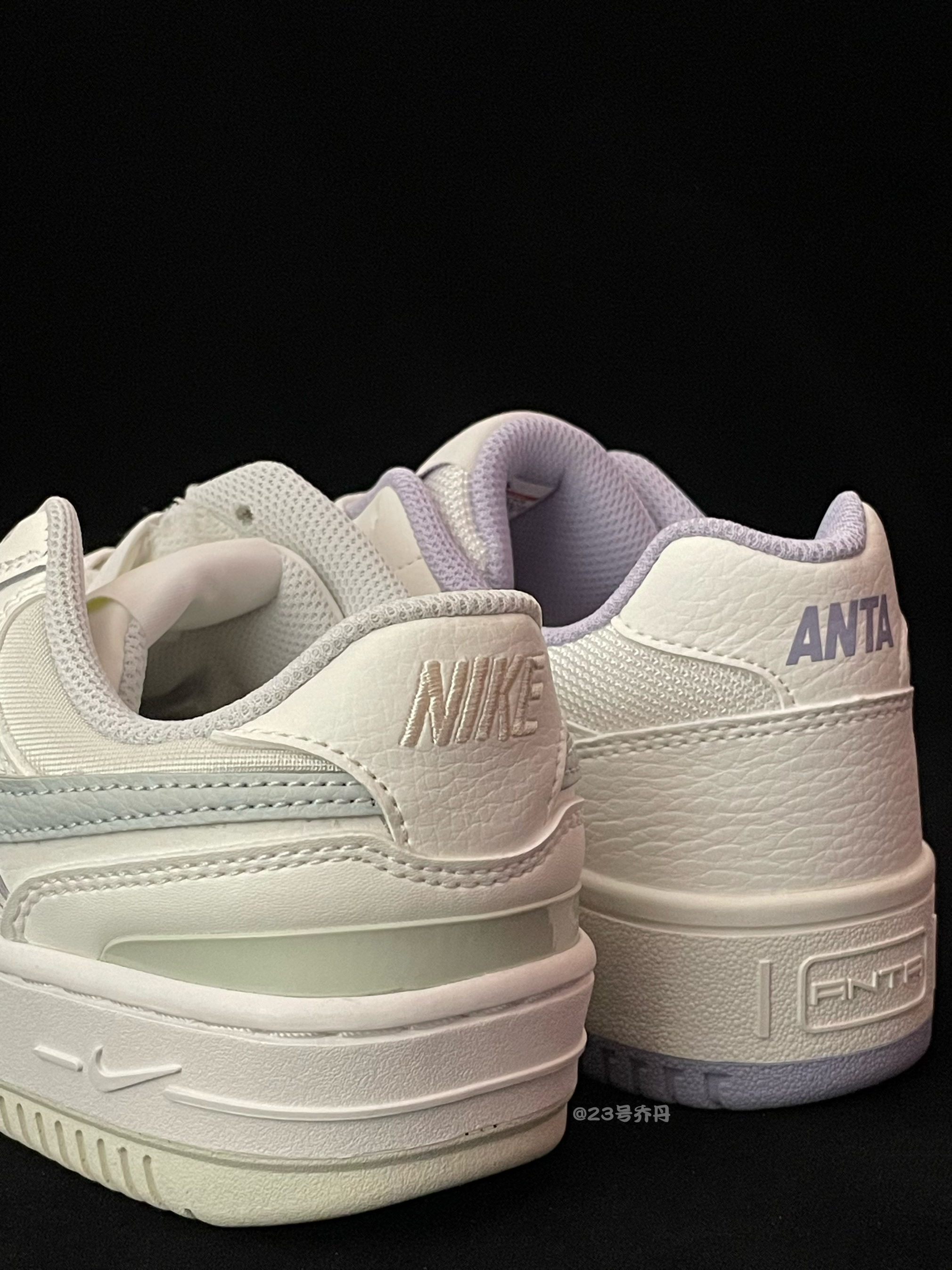 🔥1️⃣0️⃣0️⃣➕的小板鞋👟怎么选，梦幻白紫还是高级白灰⁉️