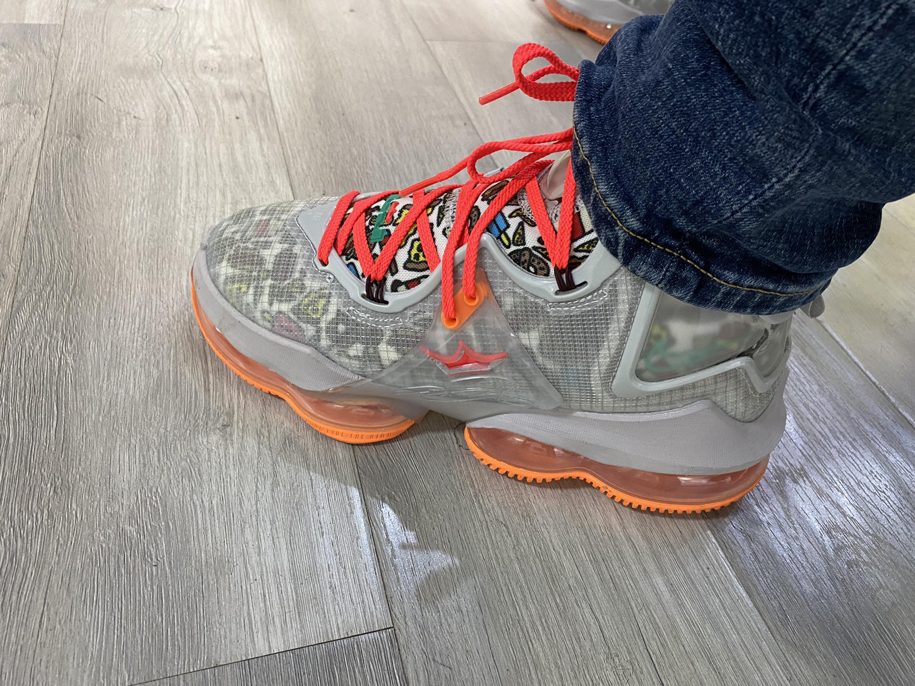 Nike LeBron19 高帮PE