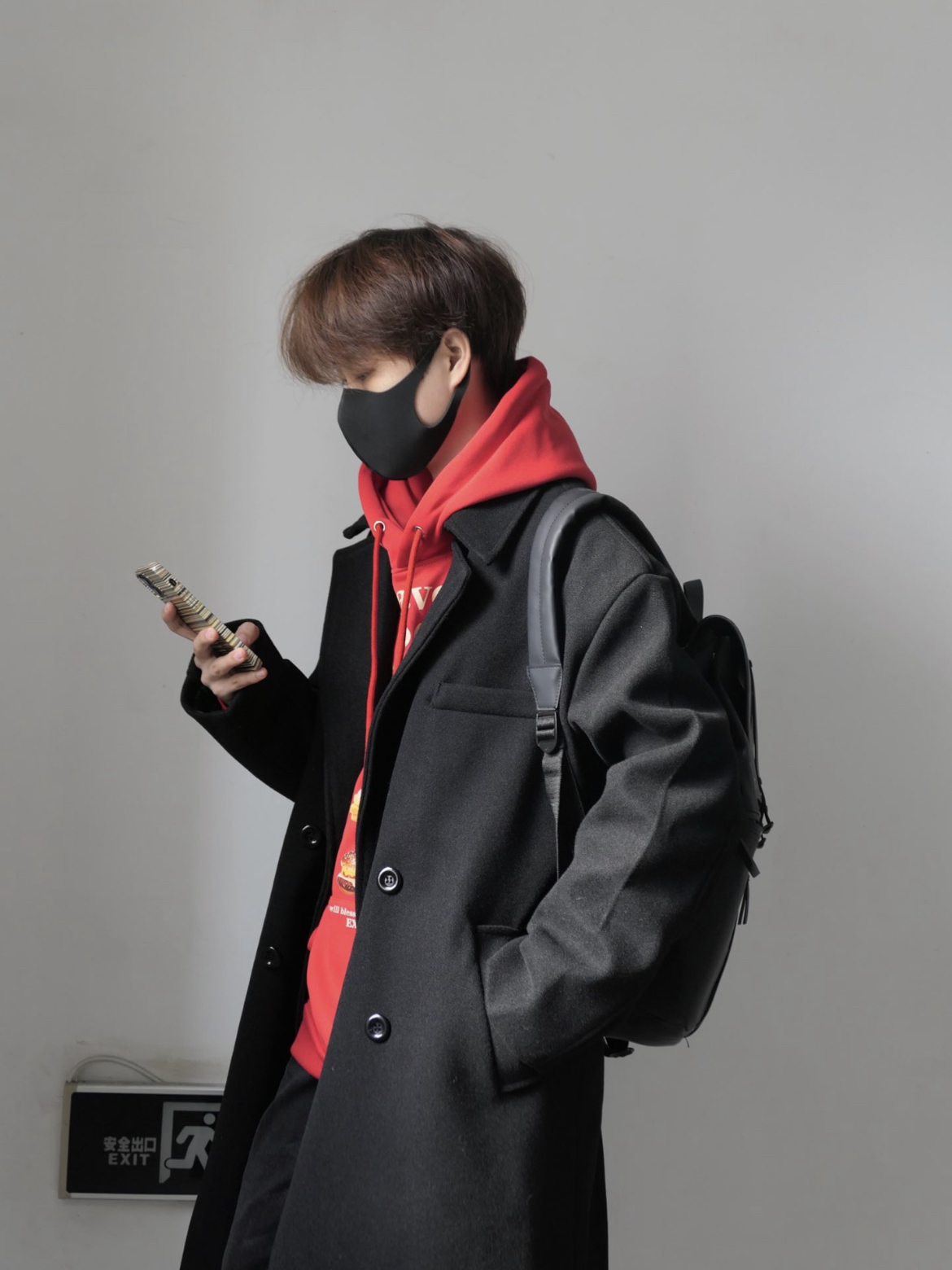 冬天怎么能不穿大衣和马丁靴呢
真的很有韩