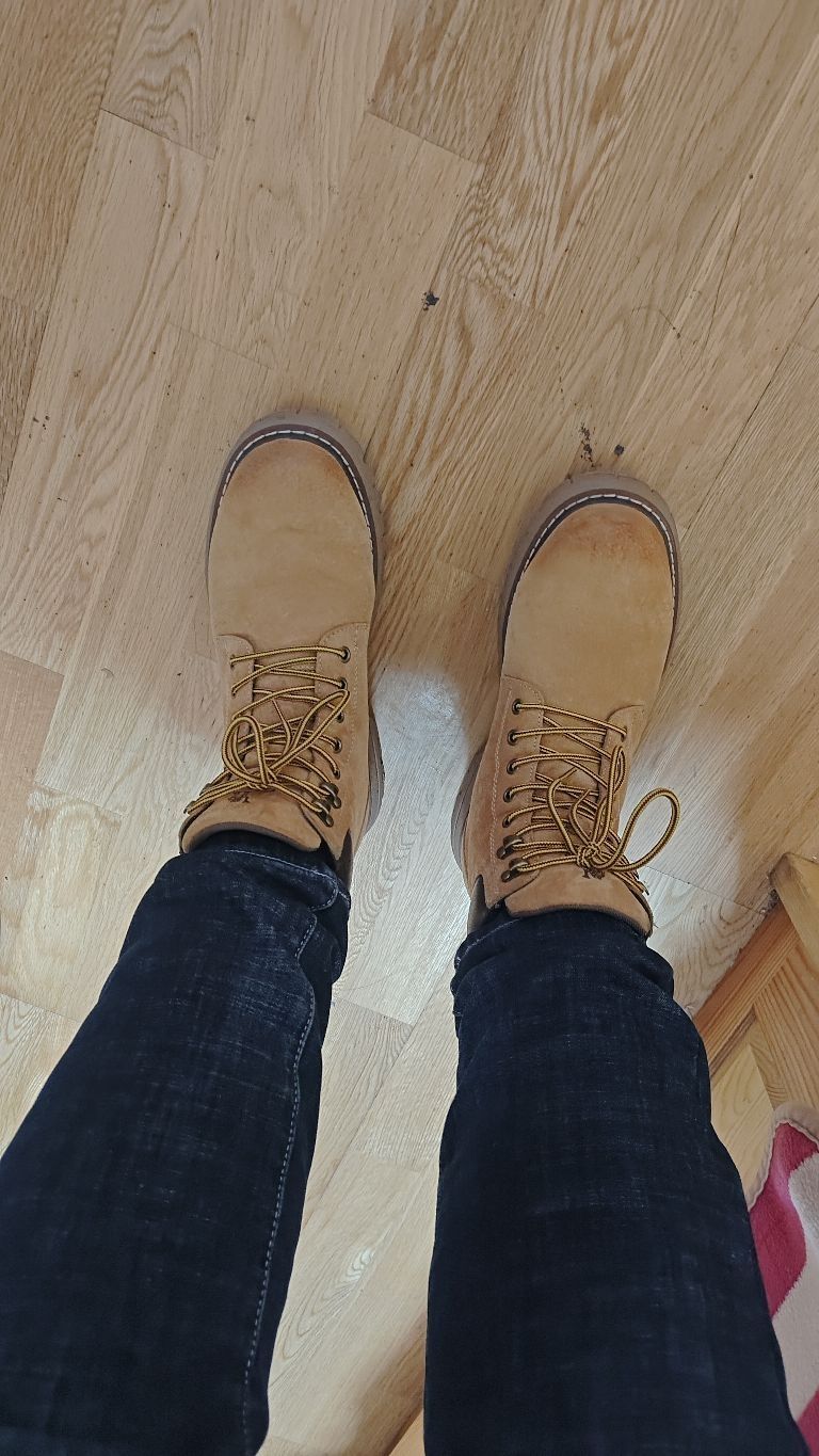非常好的马丁靴