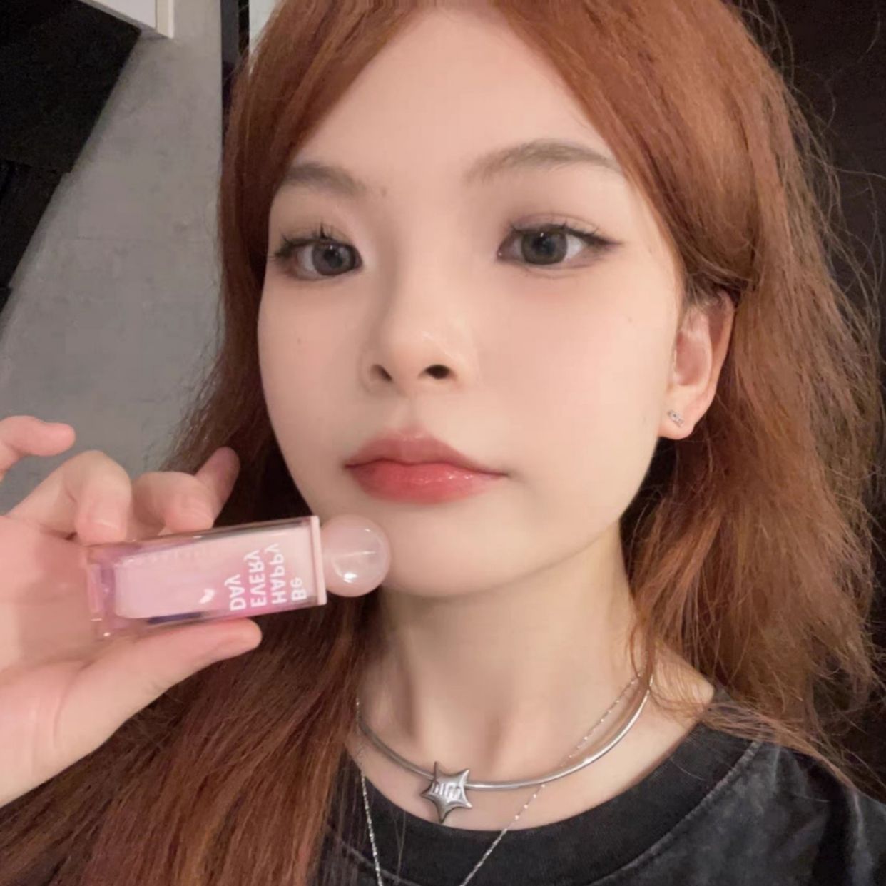 黄皮深唇的杏仁乌龙奶茶色！温柔纯欲伪素颜