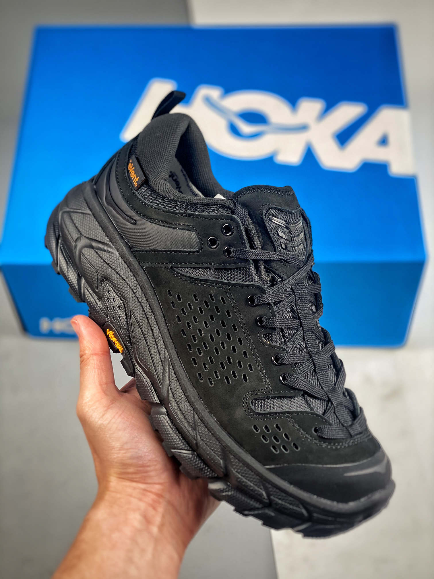 Bodega x Hoka ONE Tor Ultra
耐磨減震低帮户外功能运动鞋