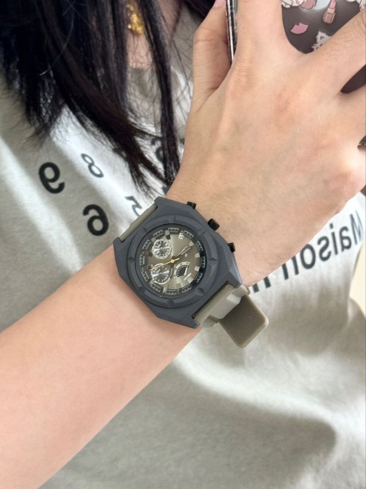 终于买到好看的手表了！陆地灰配色好帅🩶⌚️