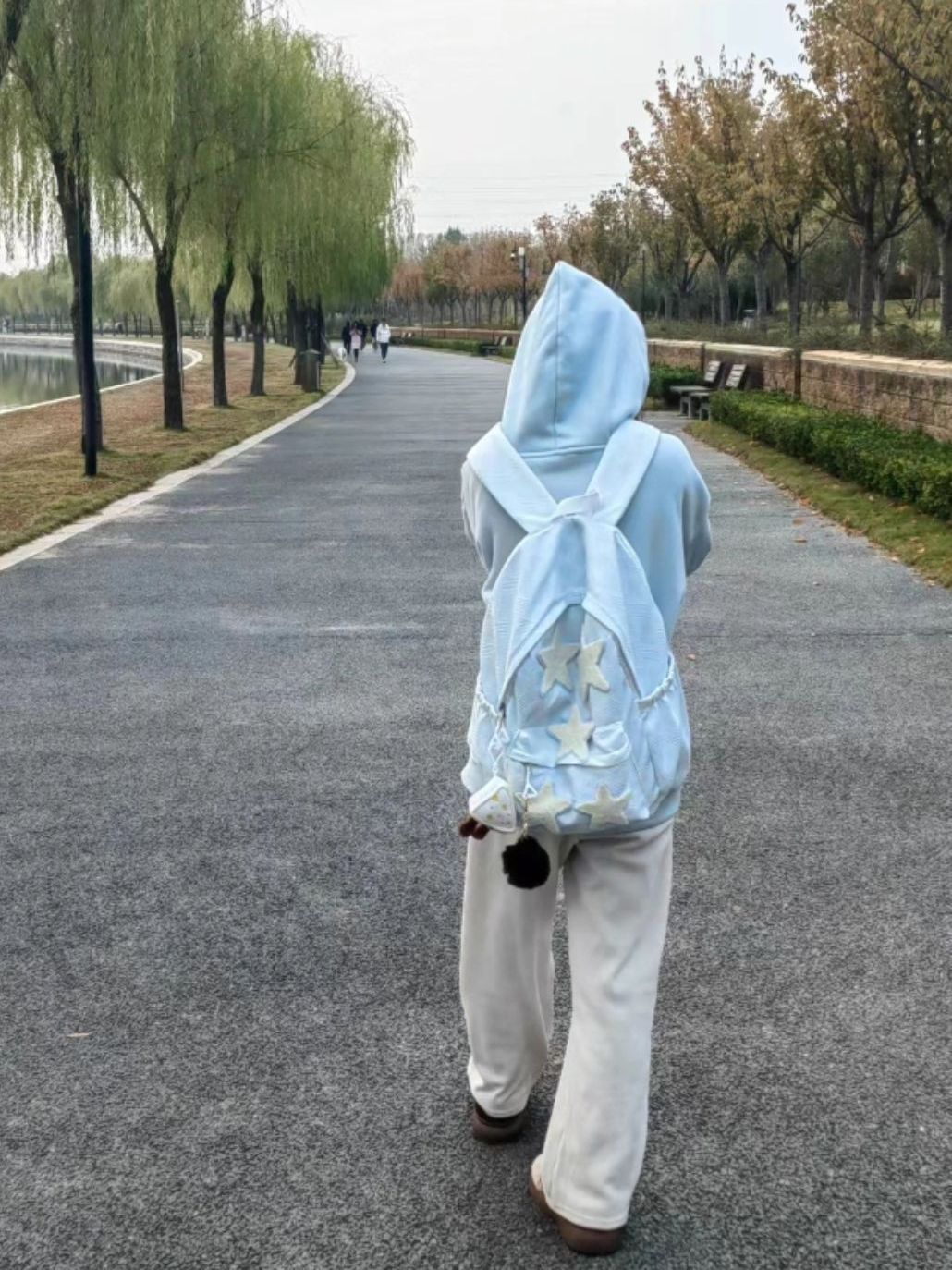 蓝色百搭大容量