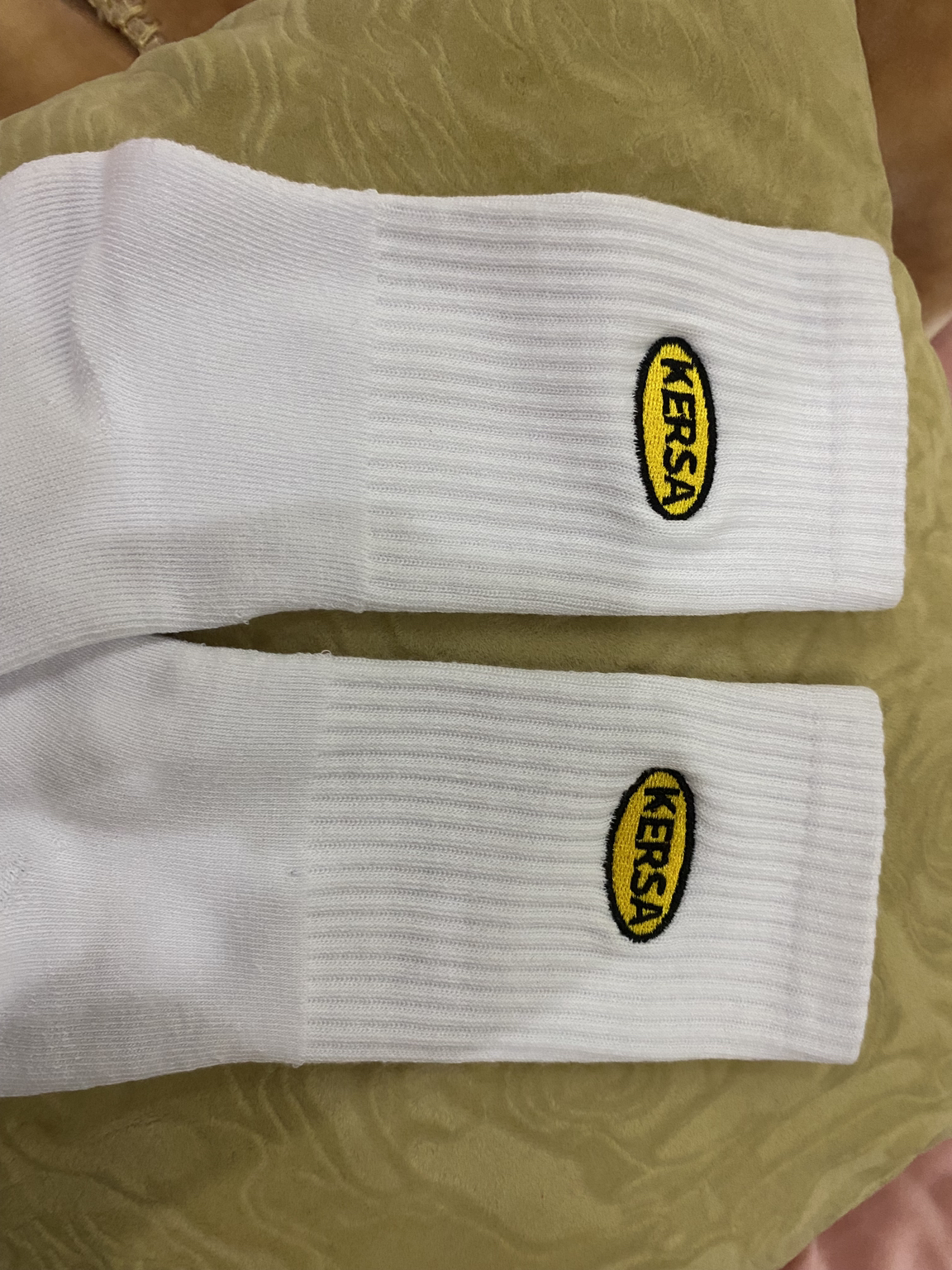 袜子质量真的绝绝子 很厚实 但是也不会闷