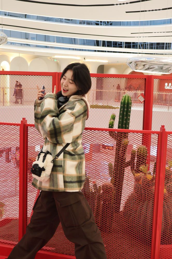 超显白的宽松慵懒格纹毛呢