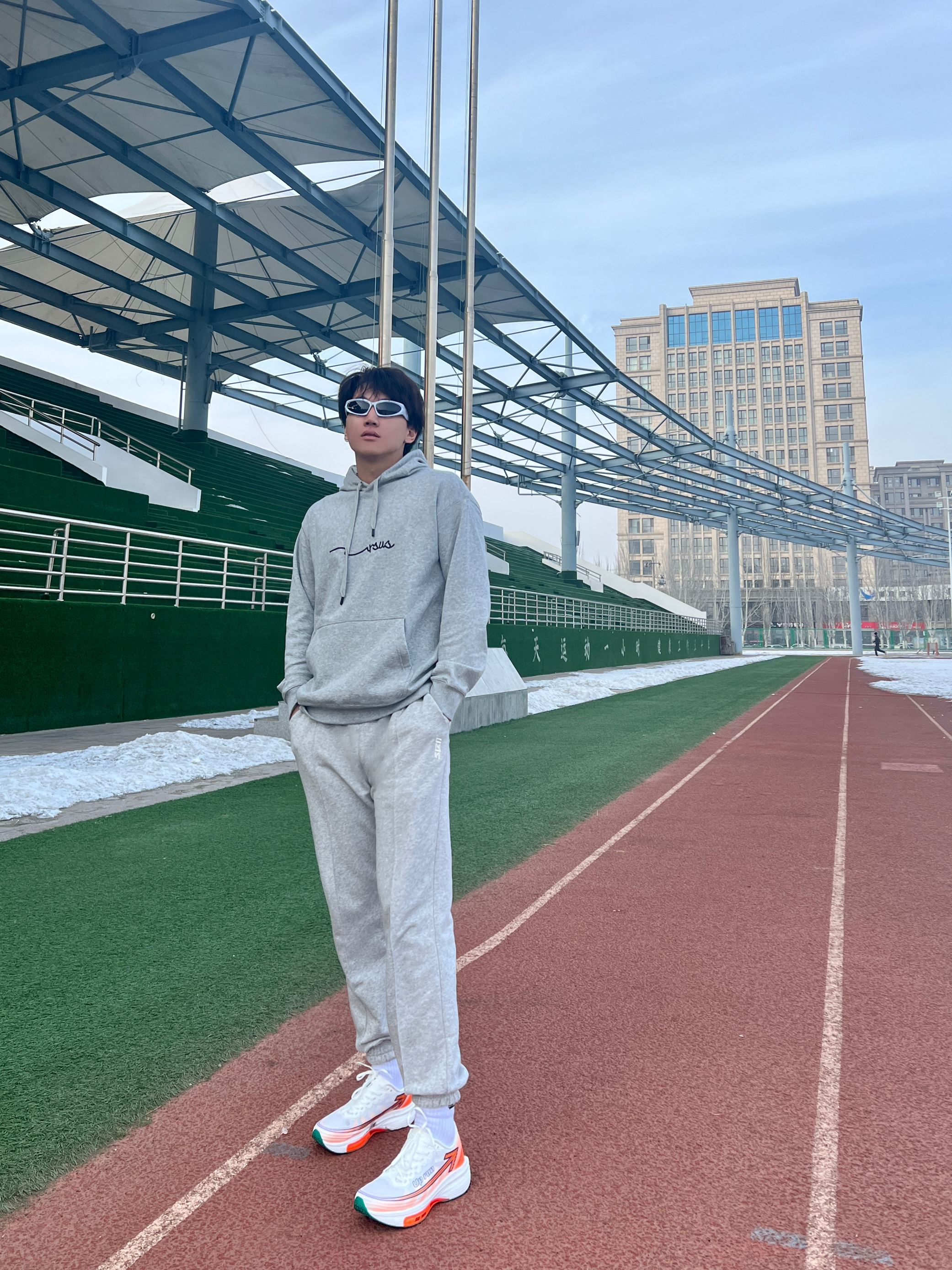 OOTD|格雷系运动穿搭&新年第一双跑鞋👟