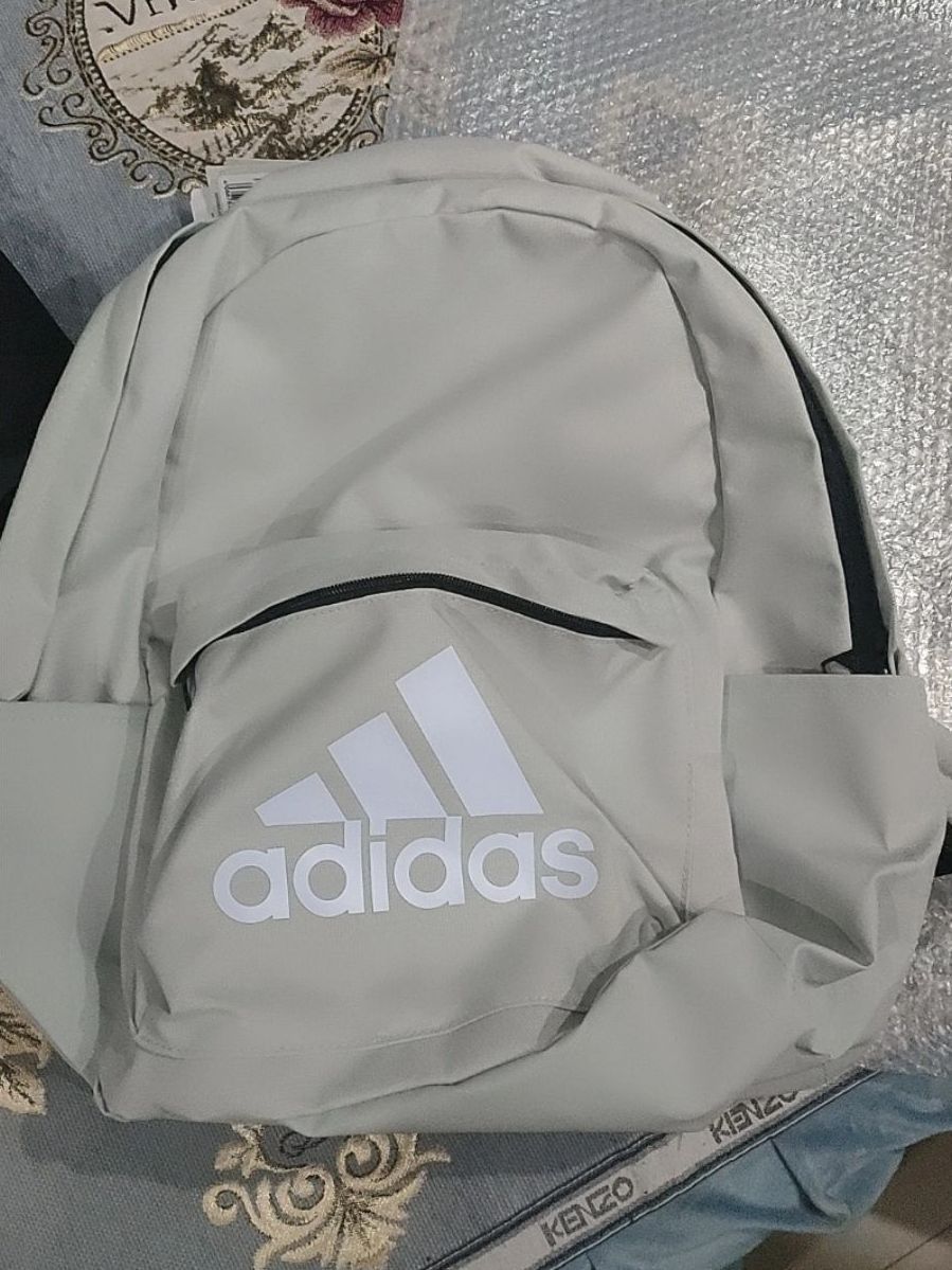 Adidas简约款包包