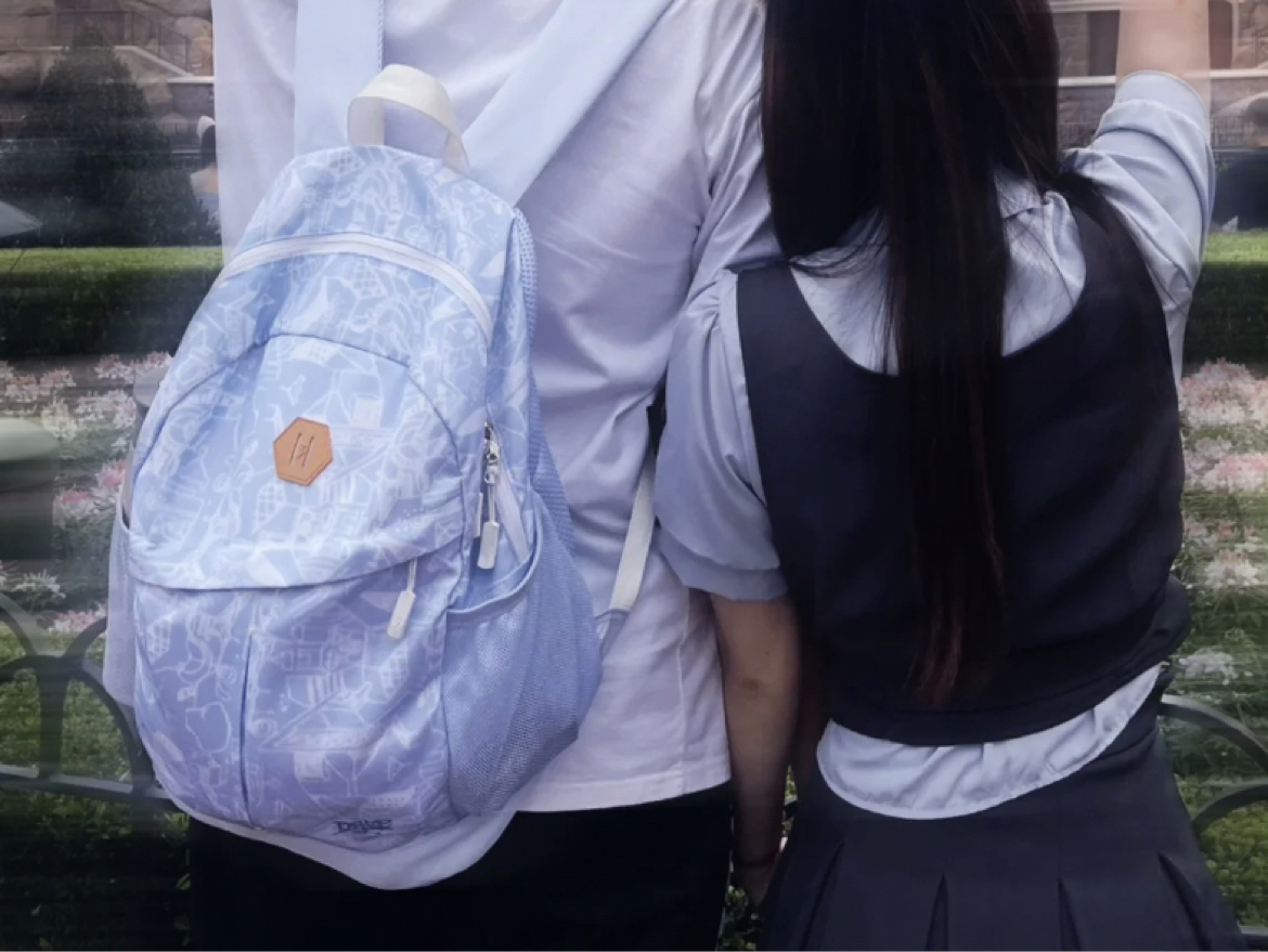 一款颜值非常高的书包