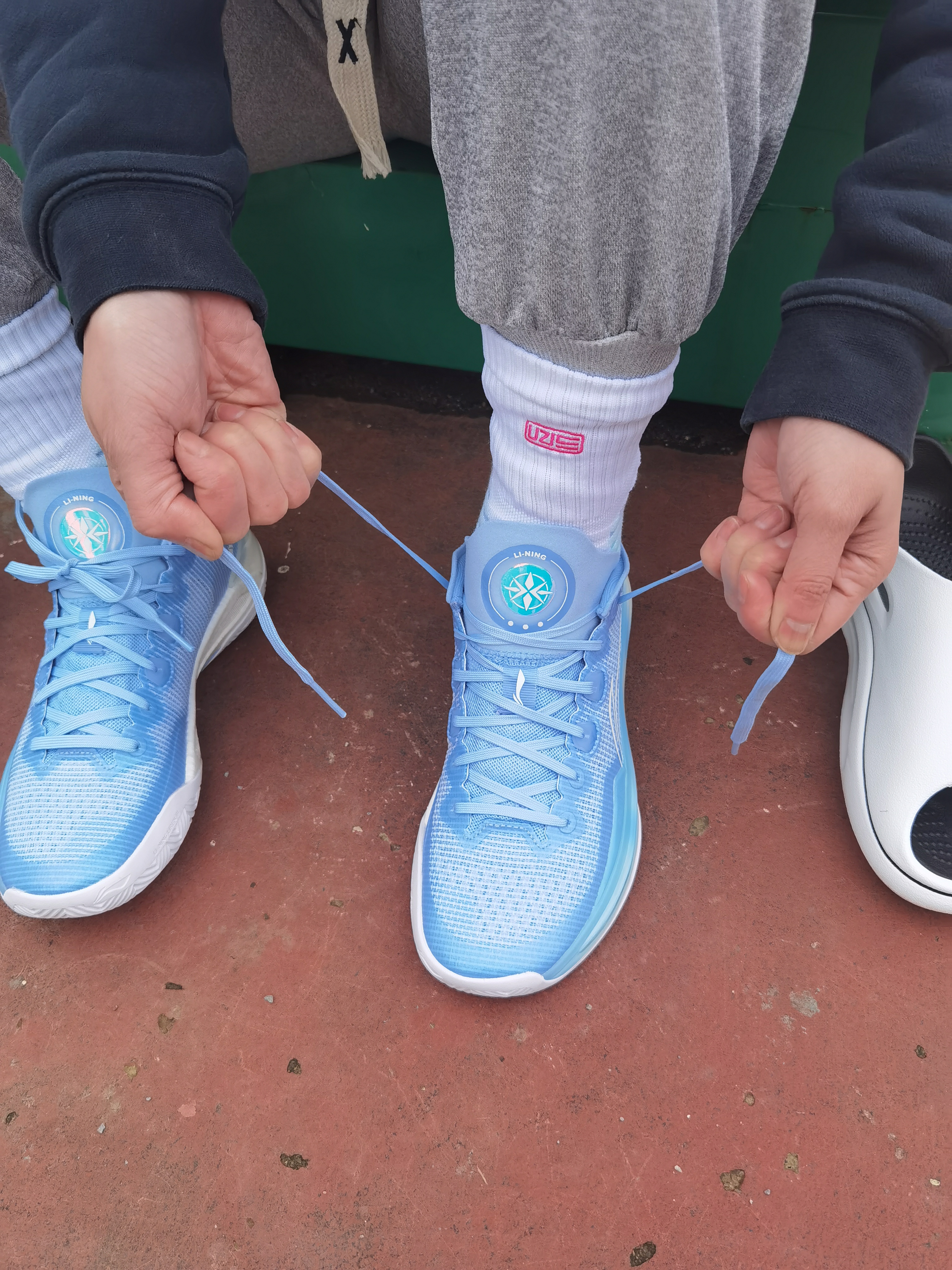 【利刃3v2蓝天白云值得入手】