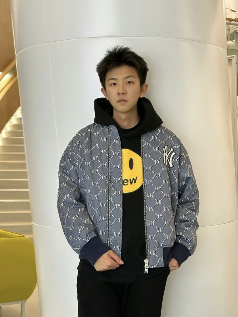 选一件自己喜欢的MLB外套