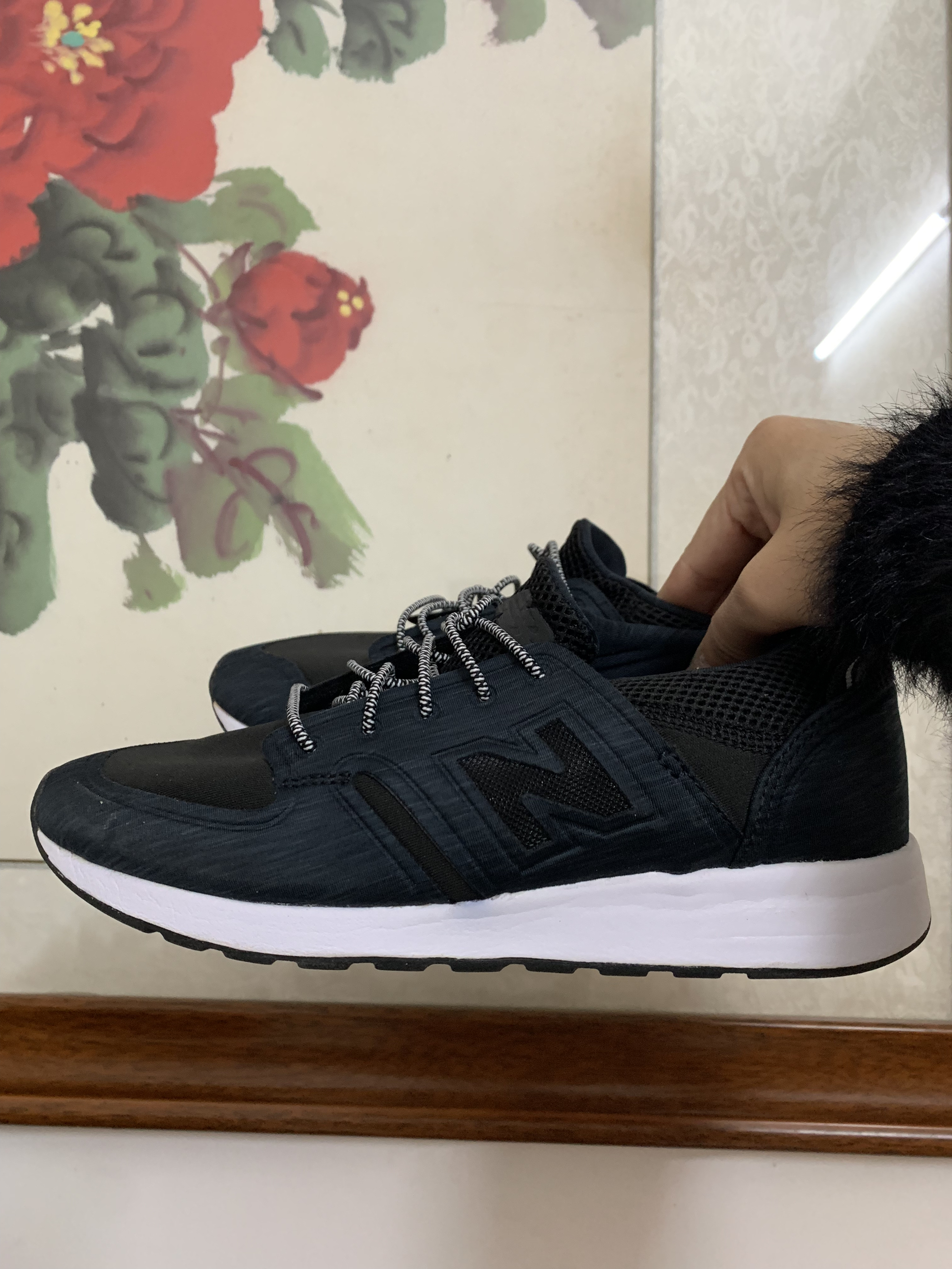 【🔥隐藏版爆款】New Balance 420复古跑鞋，黑灰女神的防滑秘密武器👠