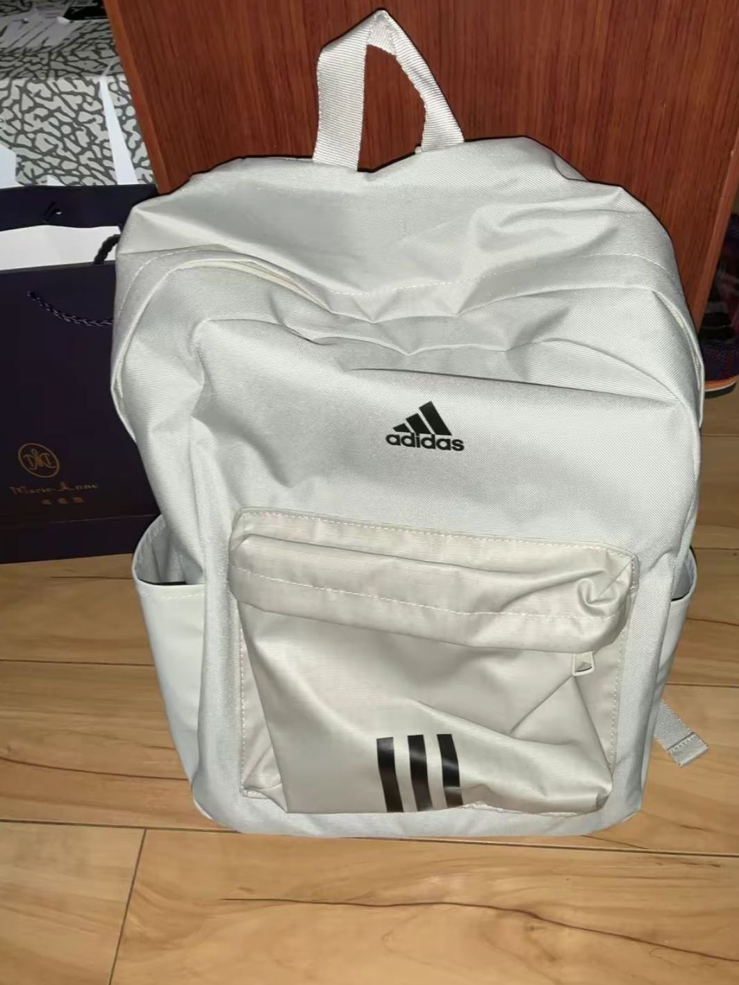 简约高级感双肩包