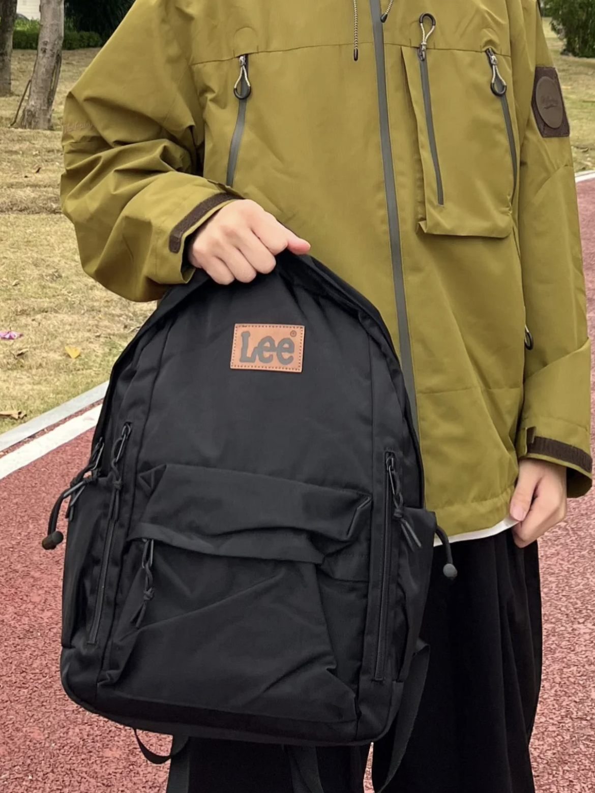 这个双肩包也太帅了吧