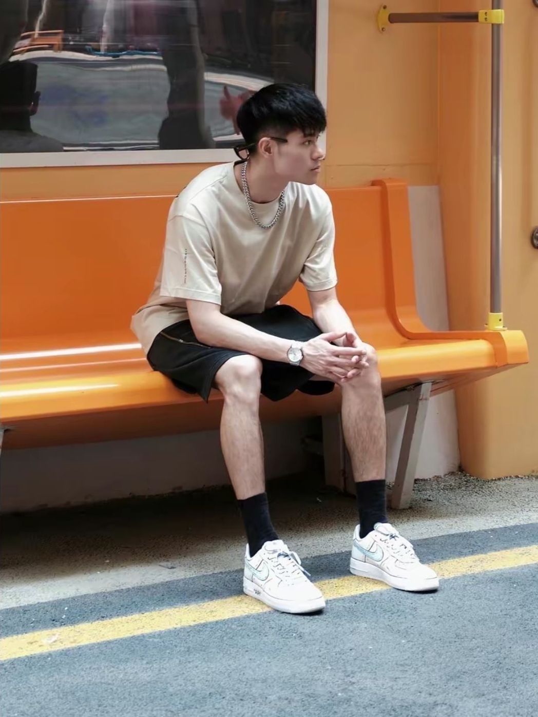 百搭白色经典欧利时